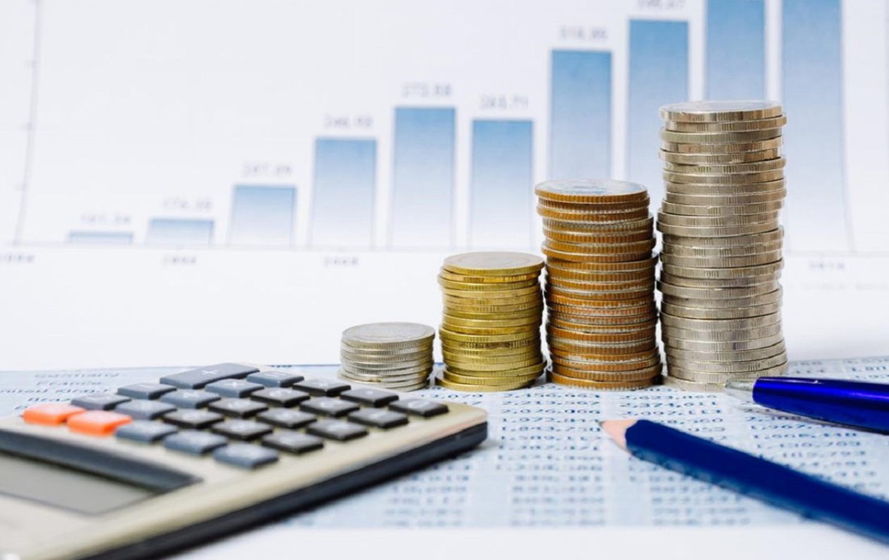 Expertul economic Viorel Gîrbu pentru INFODEBIT: Salariile bugetarilor cresc pe hârtie, dar scad în realitate